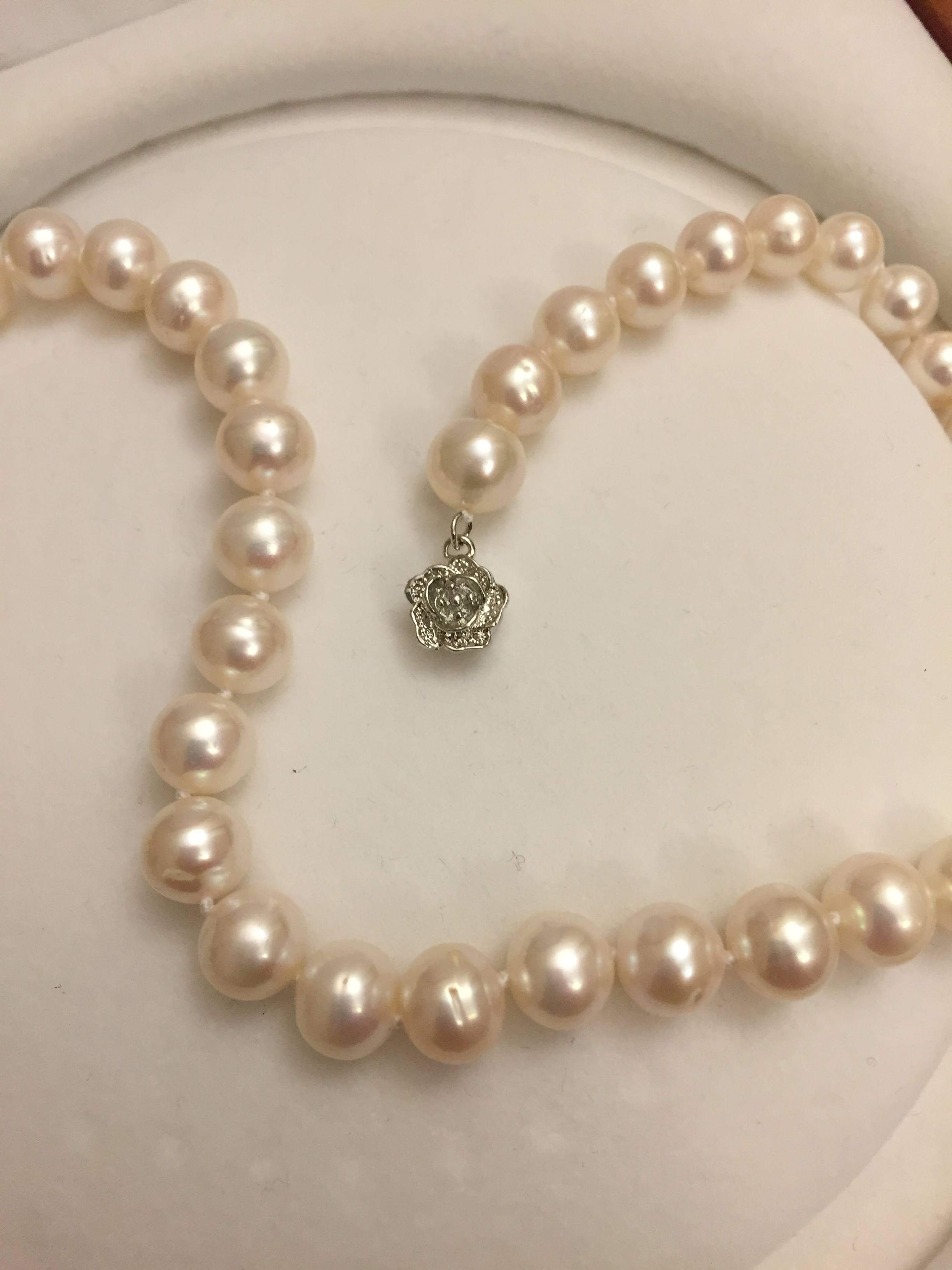 9mm white freshwater pearl necklace